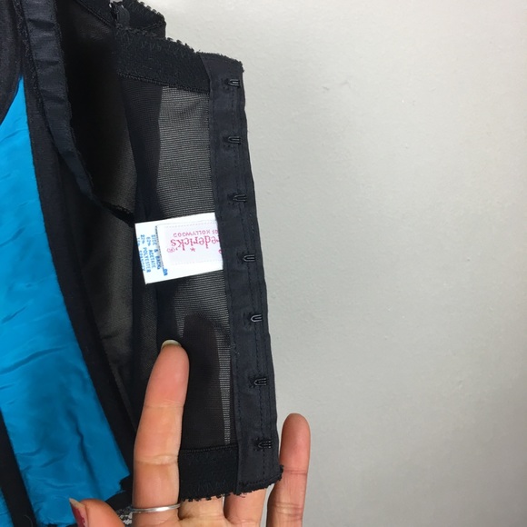 Vintage blue lace corset lingerie w/garter straps - Picture 9 of 12